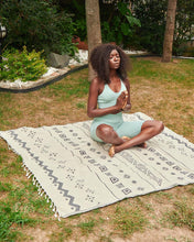 Load image into Gallery viewer, MYSTIQUE XL (55" x 69")